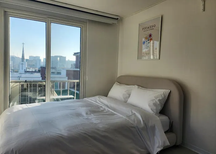 Gyedong Byeolchae, Bukchon Hanok Village & Namsan Tower View Warm Morning Sunshine Tranquil Rest Appartamento Seul
