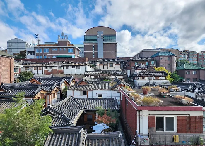 Gyedong Byeolchae, Bukchon Hanok Village & Namsan Tower View Warm Morning Sunshine Tranquil Rest Appartamento